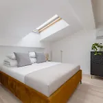 With Mezzanine - Augustianska 1 *