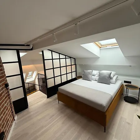 With Mezzanine - Augustianska 1 Krakov