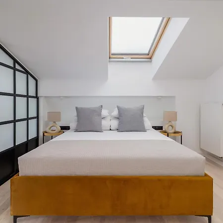 With Mezzanine - Augustianska 1